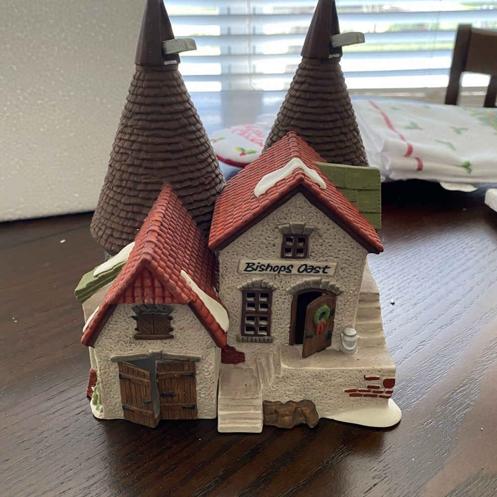 Dickens Village Bishop Oasts